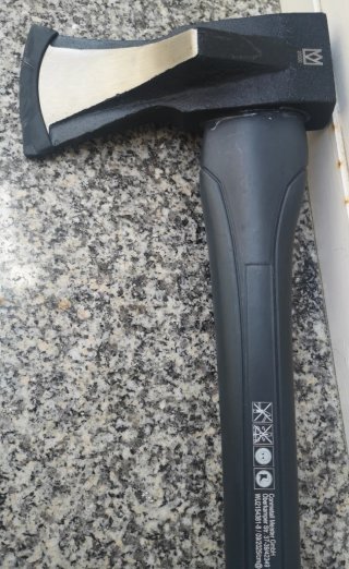 Hacha grande de acero