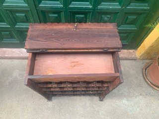 Botellero antiguo de madera
