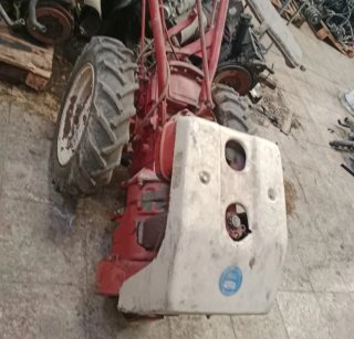 Mula mecánica roja