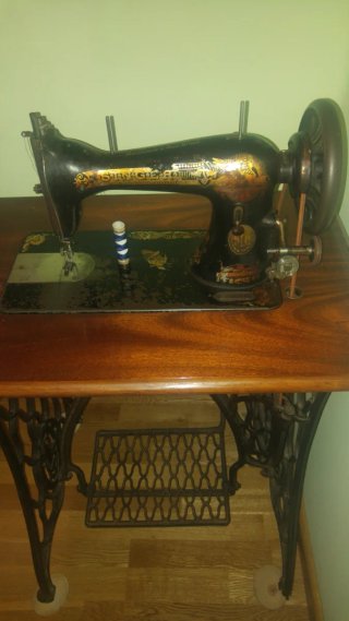 Máquina de coser Singer antigua
