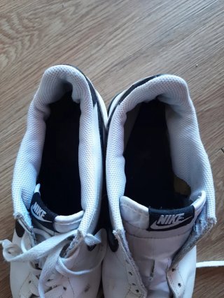 Zapatillas Nike Blancas y Negras