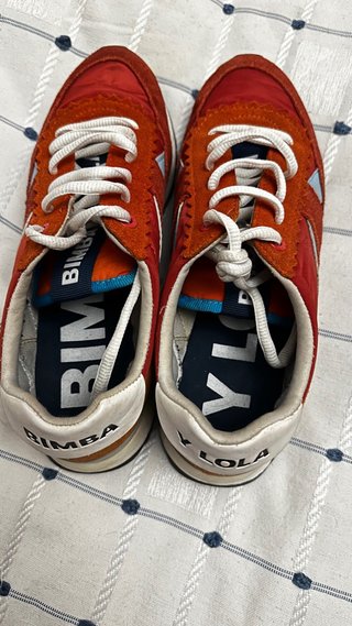 Zapatillas Bimba y Lola Naranja y Azul