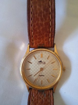 Reloj Lotus Pulsera Cuarzo Dorado Marrón