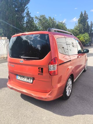 Ford Tourneo Courier 2015
