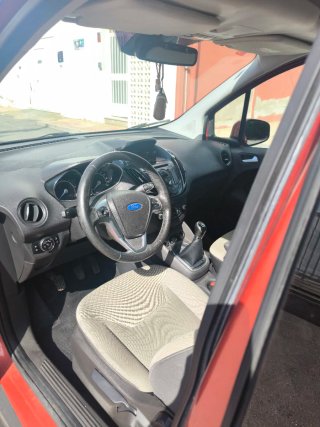 Ford Tourneo Courier 2015