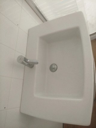Mueble de baño lavabo porcelana y acero inoxidable