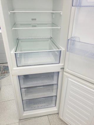 Nevera Beko 1.85m por 60cm