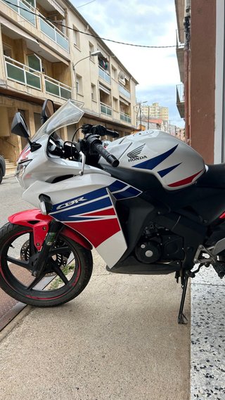 Honda CBR 125R 2015