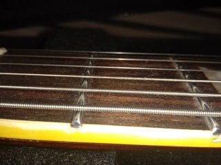 Guitarra Vintage V100 Modificada