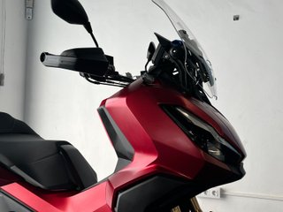 Honda ADV 350 Maxi Scooter Roja