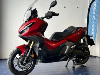 Honda ADV 350 Maxi Scooter Roja