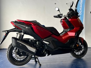 Honda ADV 350 Maxi Scooter Roja