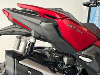 Honda ADV 350 Maxi Scooter Roja