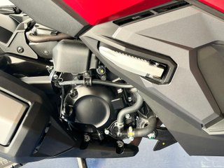 Honda ADV 350 Maxi Scooter Roja