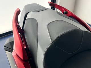 Honda ADV 350 Maxi Scooter Roja