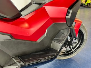 Honda ADV 350 Maxi Scooter Roja
