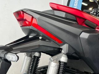 Honda ADV 350 Maxi Scooter Roja