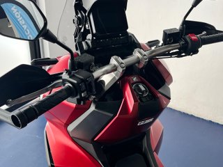 Honda ADV 350 Maxi Scooter Roja