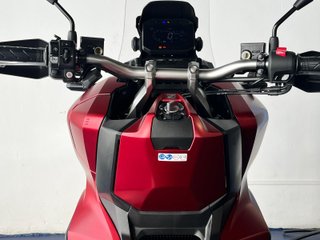 Honda ADV 350 Maxi Scooter Roja