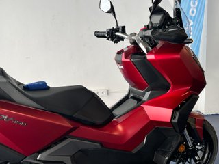Honda ADV 350 Maxi Scooter Roja