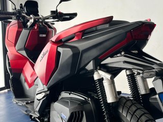 Honda ADV 350 Maxi Scooter Roja