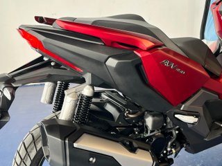Honda ADV 350 Maxi Scooter Roja