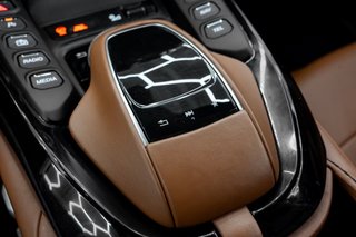 Aston Martin Vantage 4.0 V8