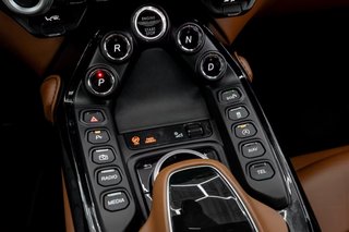 Aston Martin Vantage 4.0 V8