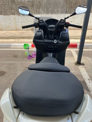 Suzuki Maxi Scooter Blanca Automática burgman 200c