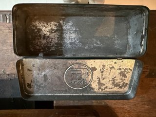 Caja metálica máquina de coser Sigma