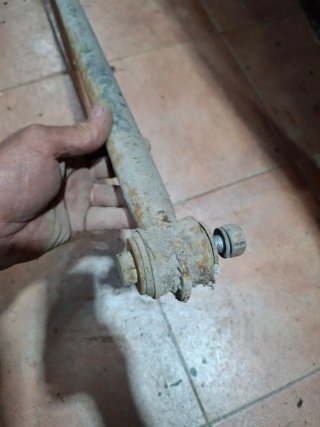 Barra trasera Seat 124 crudo