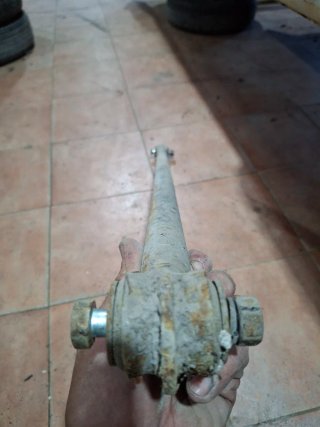 Barra trasera Seat 124 crudo