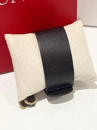Pulsera cuero marrón hebilla chapada UNO de 50