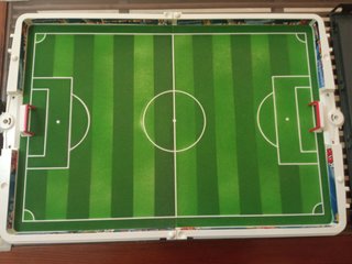 Campo de fútbol Playmobil con árbitros y jugadores