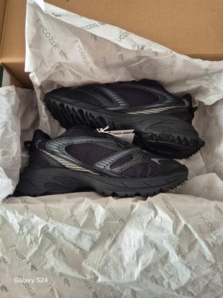 Zapatillas Lacoste Mujer Negras y Plateadas