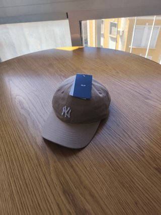 Gorra New York Yankees Beige
