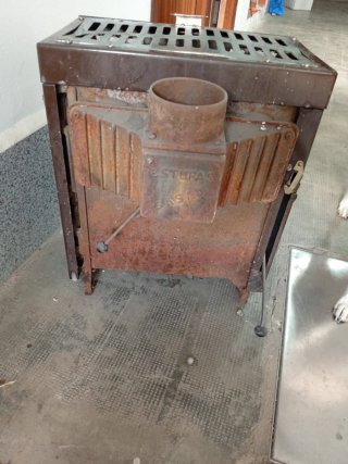 Estufa de leña de fundición