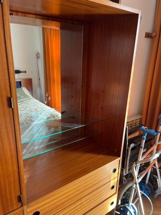 Mueble vintage madera y cristal
