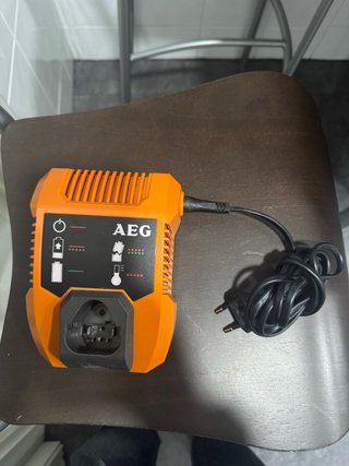 CARGADOR BATERIAS TALADRO INALAMBRICO AEG