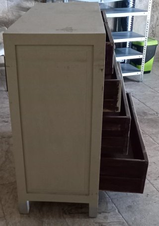 Cómoda antigua de madera