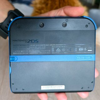 Nintendo 2DS Negra + Accesorios