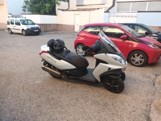 Peugeot Metropolis 400i ABS. de tres ruedas.