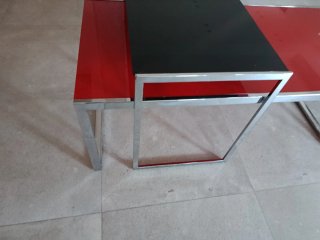Set di due tavolini con design moderno e elegante