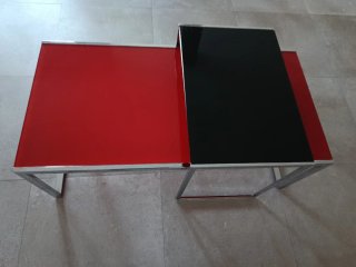 Set di due tavolini con design moderno e elegante