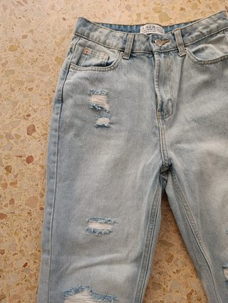 Pantalones vaqueros tiro alto de mujer. Nuevos sin
