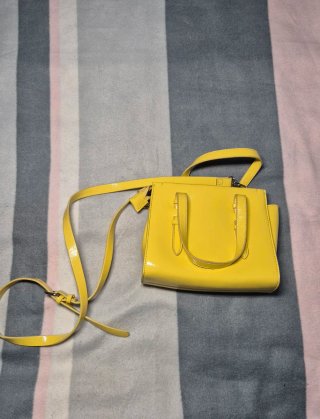 Bolso Parfois Amarillo Charol Mini Bag Y2K