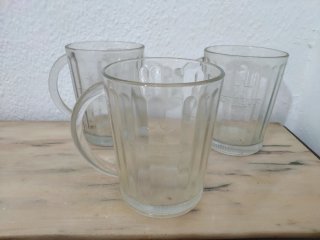 Set di cinque brocche di birra Estrella Damm
