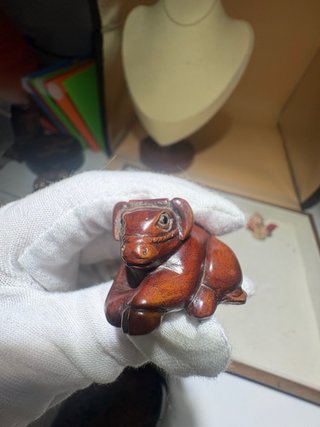 Inro Japonés Talla Madera con Netsuke