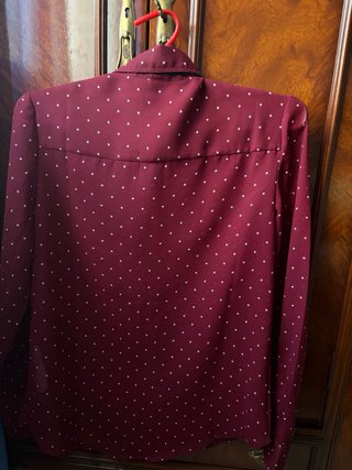 Camisa Stradivarius lunares