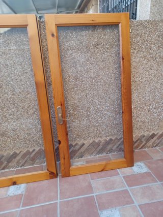 Ventanas de madera con marco